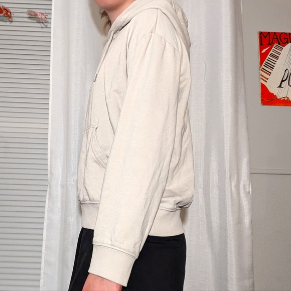 Sweatshirt - Picture 2 of 4